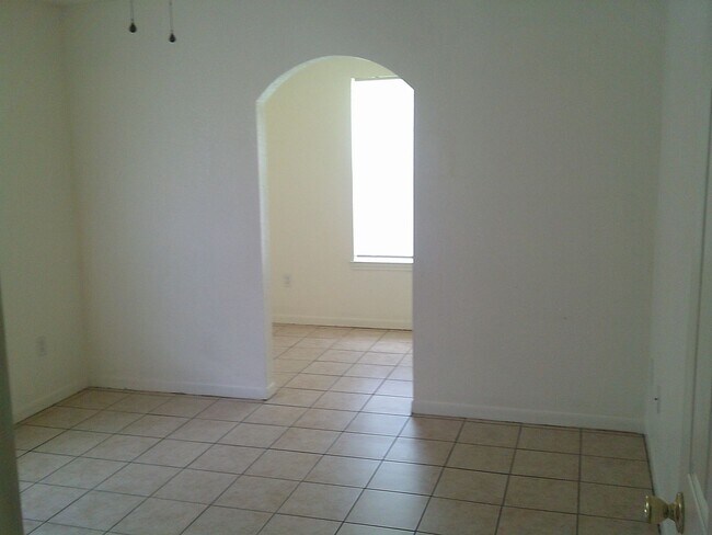 Building Photo - 3511 Westwood Dr