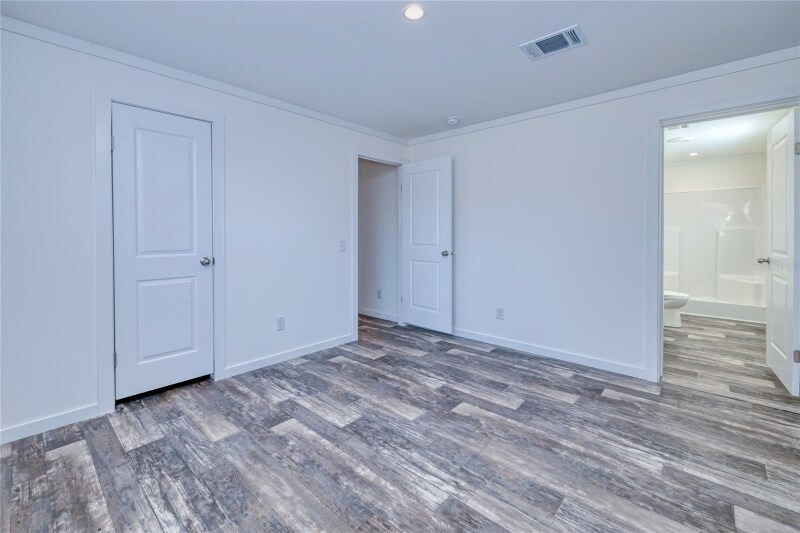 Building Photo - 6720 Villaview Dr