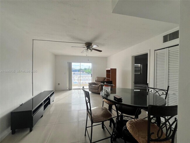 Building Photo - 4758 W Flagler St