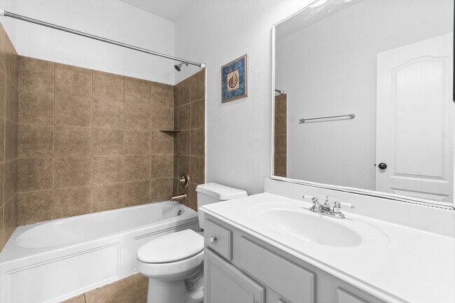 Building Photo - 7 Fraiser Fir Pl