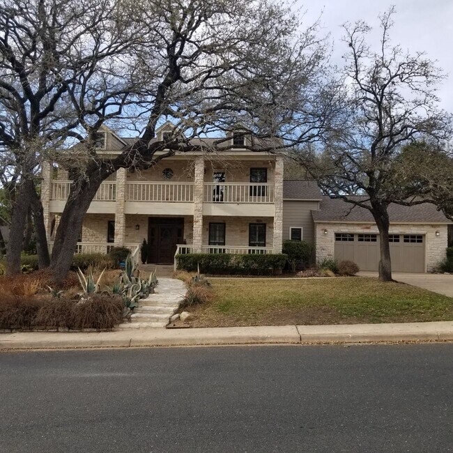 Primary Photo - Stunning Home - North Cat Mountain - 4 bed...