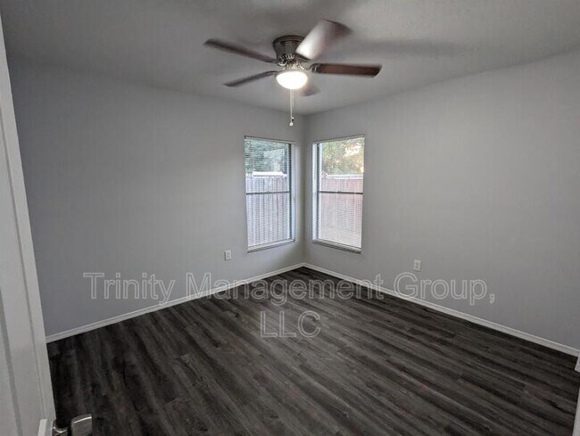 Building Photo - 10348 Belltower St