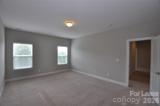 Building Photo - 1004 Sterling Dr