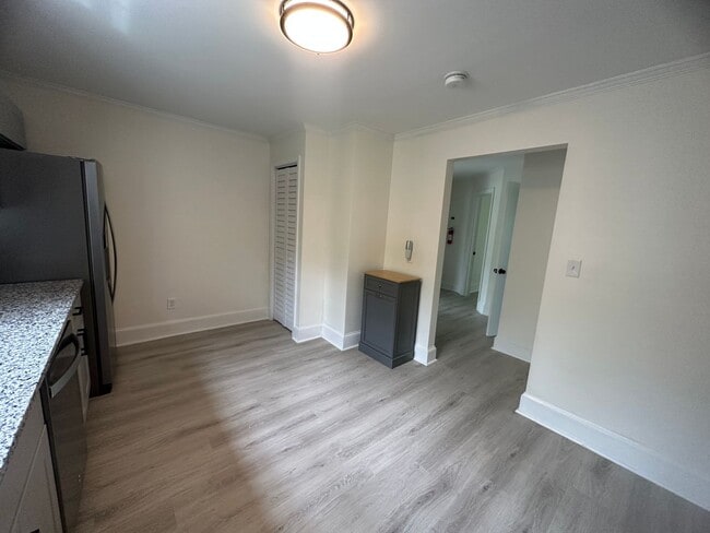 Building Photo - Newly renovated 2Br 1Ba Cottage