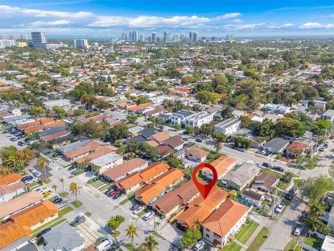 Building Photo - 3572 SW 25th St