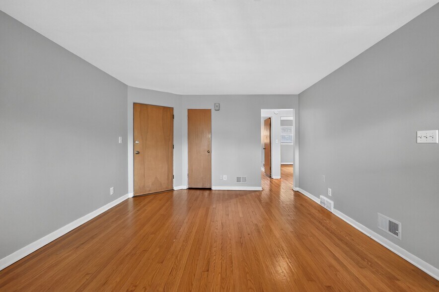 Building Photo - 1141 Waukegan Rd
