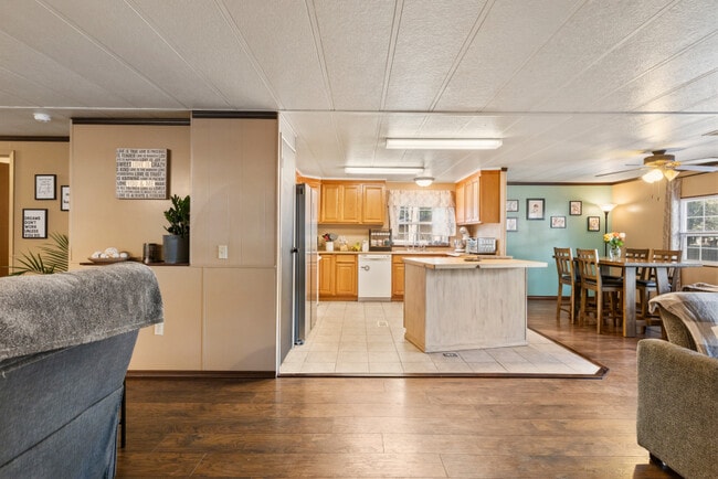 Building Photo - 18010 Ponderosa Ln