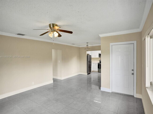 Building Photo - 920 SW 28th St