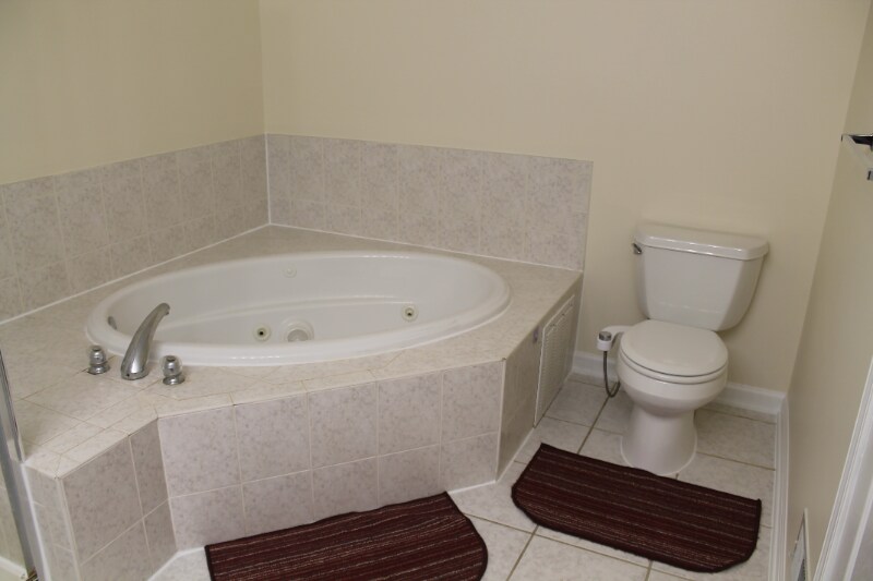 Building Photo - 586 Brittany Cir