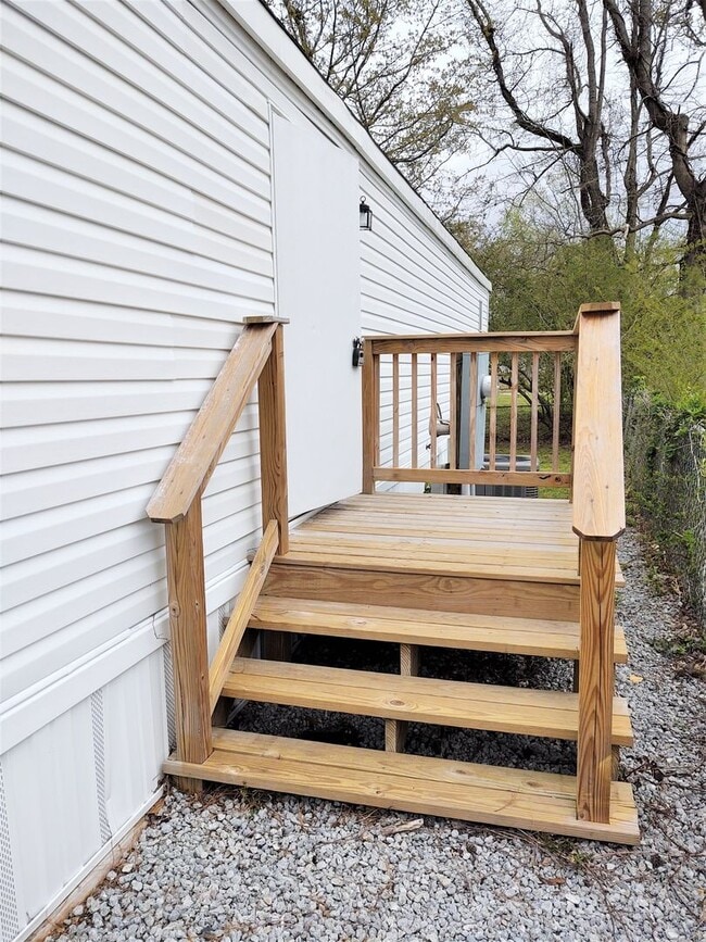 Building Photo - 6 Elcona St