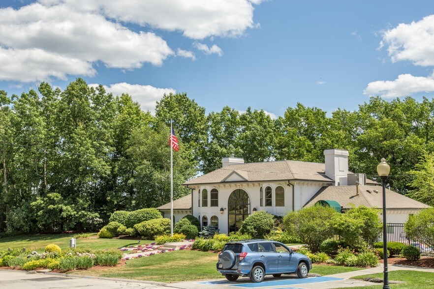 Boulder Park Apartments 24 Kessler Farm Dr Nashua NH 03063