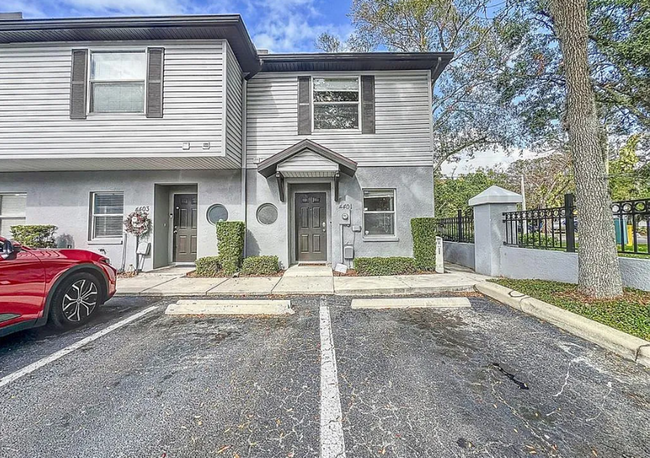 Building Photo - Charming 2-Bedroom, 1 Bathroom Townhome in...