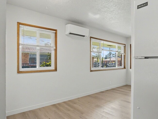 Building Photo - CHASD02