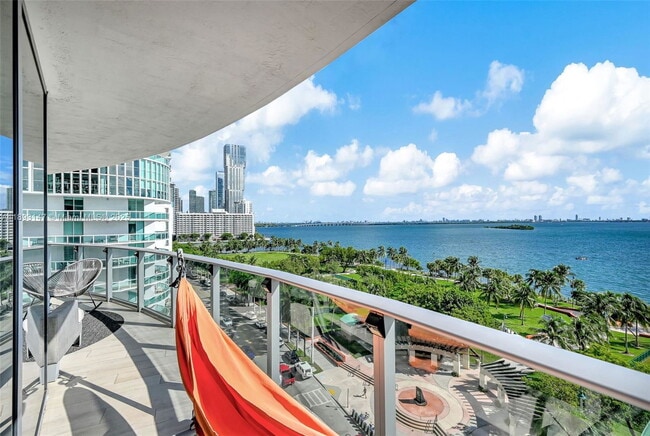 Building Photo - 488 NE 18th St