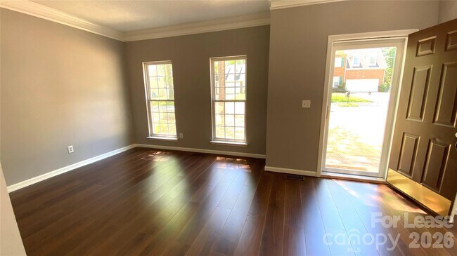 Building Photo - 127 Meadow Pond Ln