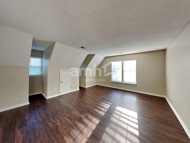 Building Photo - 13324 Damson Dr