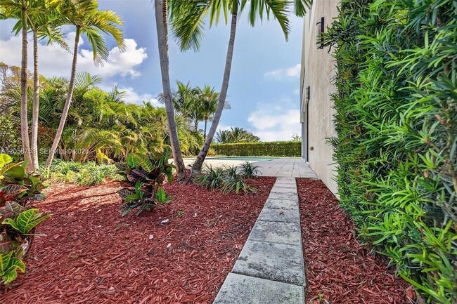 Building Photo - 16709 Botaniko Dr N