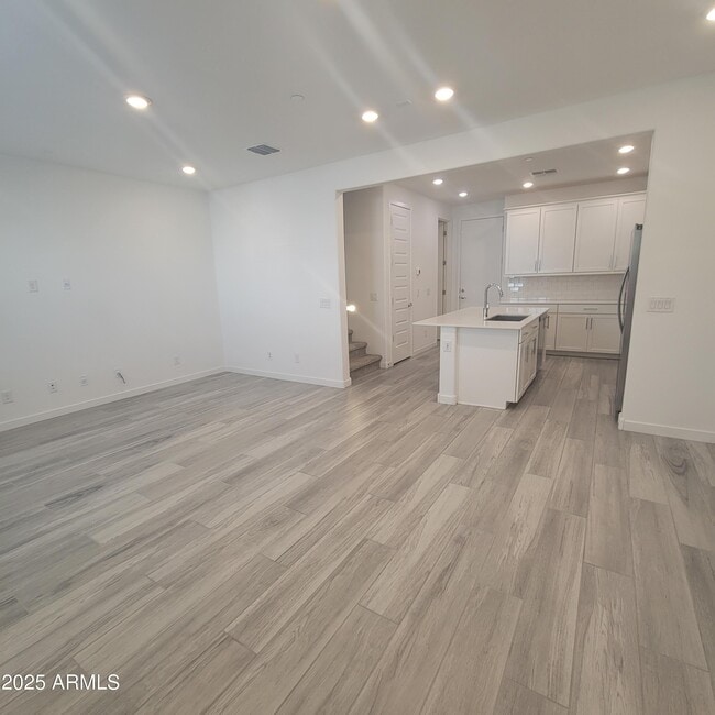 Building Photo - 4077 S Sabrina Dr