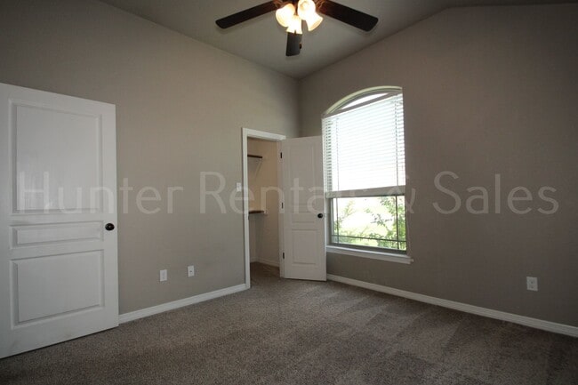 Building Photo - Temple 4 bedroom in Carriage House Subdivi...