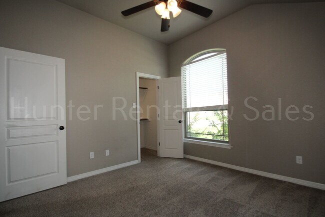 Building Photo - Temple 4 bedroom in Carriage House Subdivision