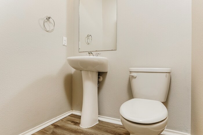 Building Photo - 1207 Savannah Ridge Dr