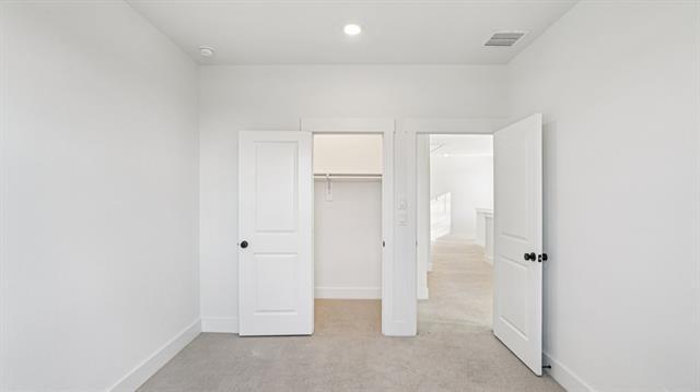 Building Photo - 3661 Rosemont Dr