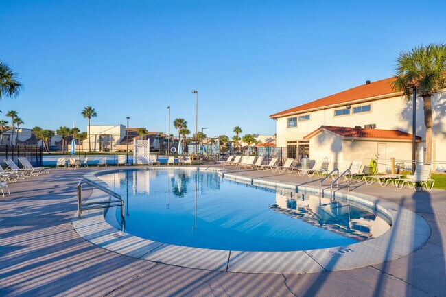 Building Photo - 17462 Front Beach Rd