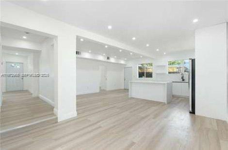 Building Photo - 5701 SW 41st St