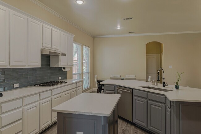 Building Photo - 1704 Orchard Ln