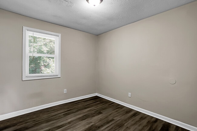 Building Photo - 1229 Creek Forest Ct NW