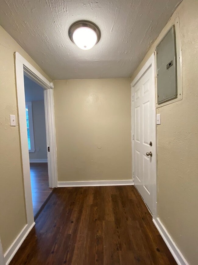 Building Photo - Temple Beauty 3 Bed 1.5 Bath