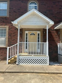 Building Photo - Discover Your Dream Home