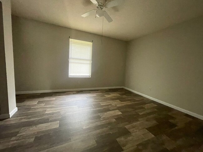 Building Photo - 3BR/2BA 2 story apartment for rent in Troy city limits