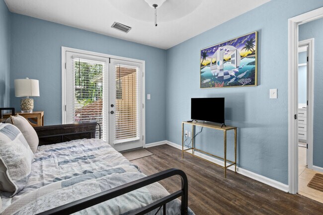 Building Photo - 5922 NW 57th Way