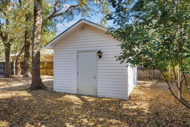 Building Photo - 4591 Scarlet Dr