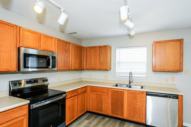Building Photo - 12163 Maize Dr
