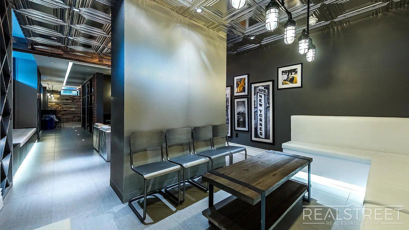 Building Photo - Ten Eyck Street