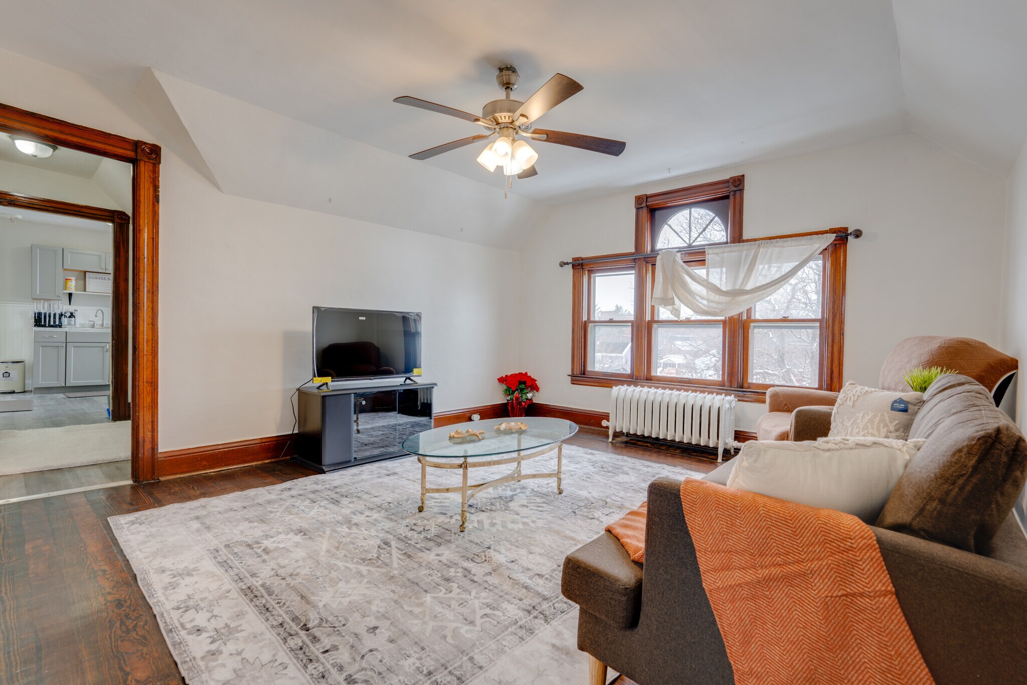 Building Photo - 1102 Sunset Ave