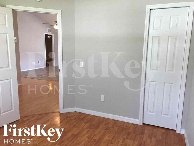 Building Photo - 11764 Shirburn Cir