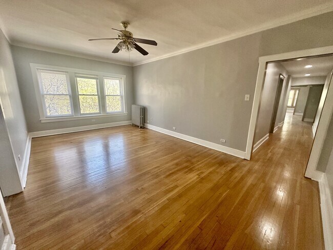 Building Photo - 5358 N Winthrop Ave