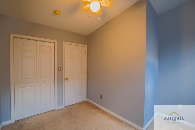 Building Photo - 615 S Glover St