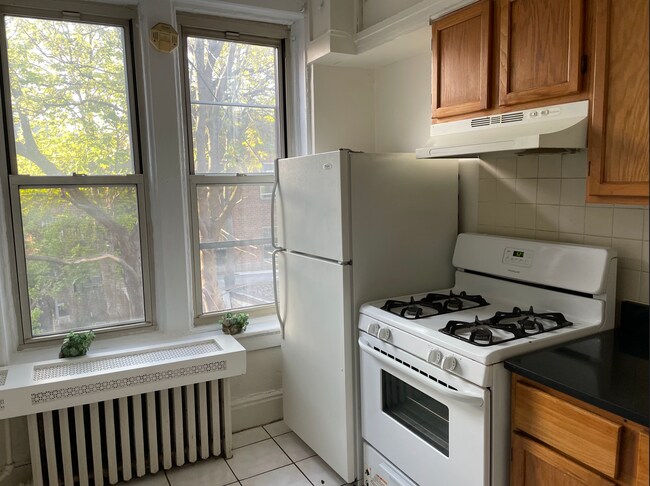 Kitchen - 8615 59th Ave