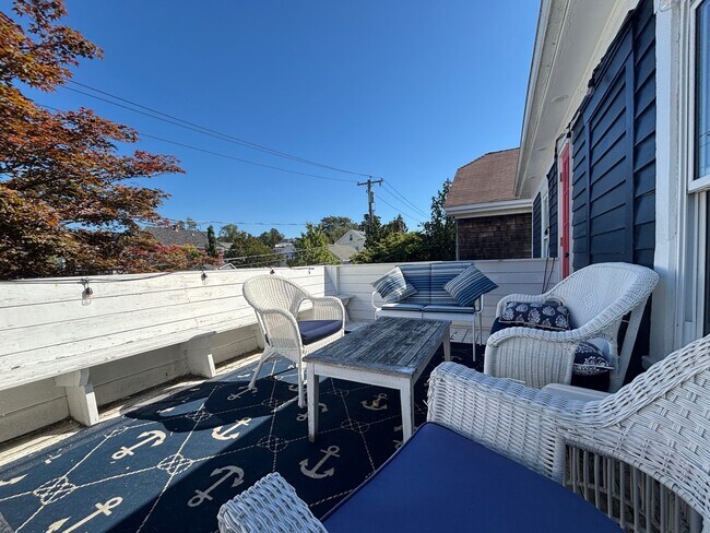 Building Photo - 14 Dixon St