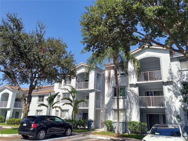 Building Photo - 2640 S University Dr