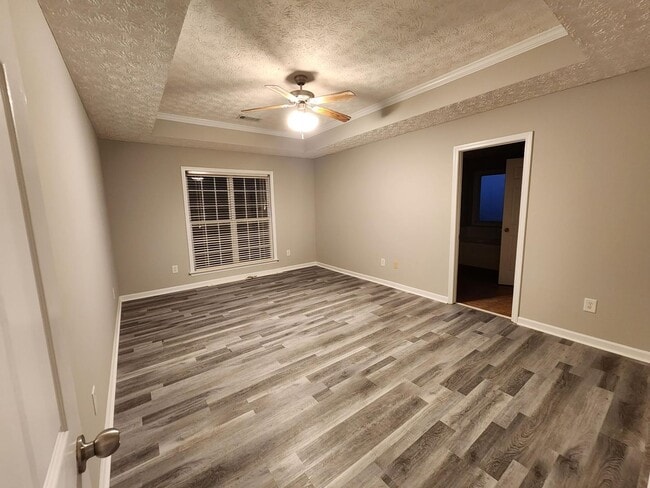 Building Photo - 3 Bedrooms 2 Baths 2 Car Garage - North Co...