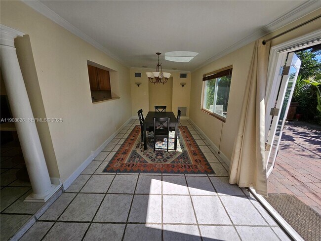 Building Photo - 2016 NE 26th Dr