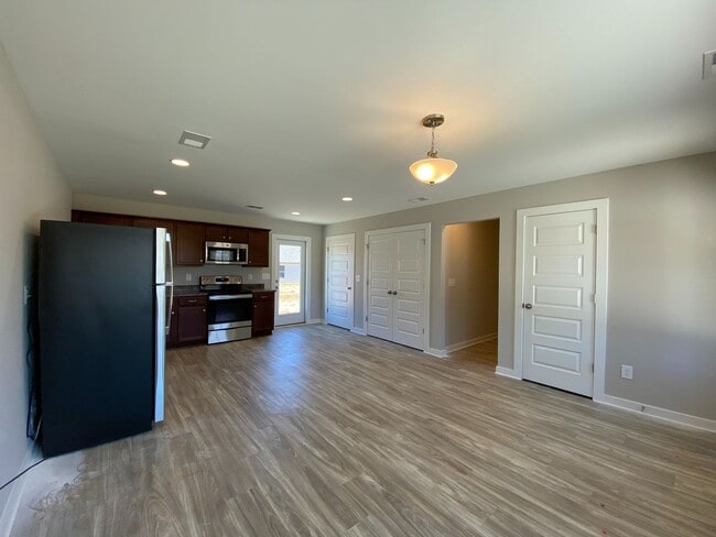 Building Photo - Gorgeous Home for Rent in Talladega, AL! A...