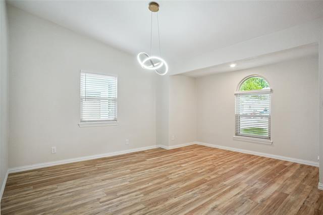 Building Photo - 902 Jardin Dr