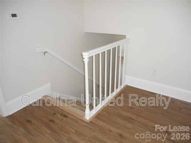 Building Photo - 7556 Thorncliff Dr