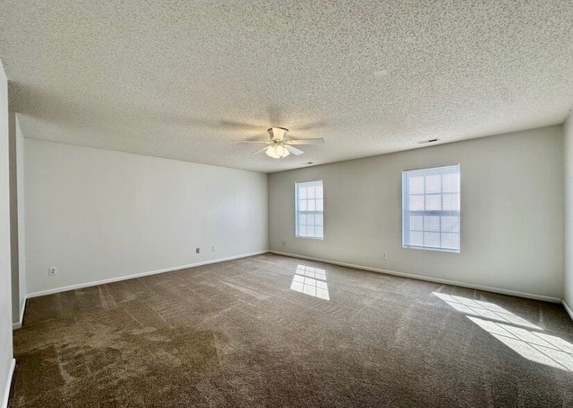 Building Photo - 5787 Dove Point Dr SW